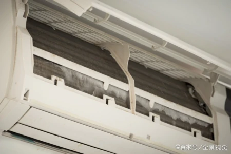 空调出冷气的方向向哪制冷效果好好？向下还是向上？为什么？